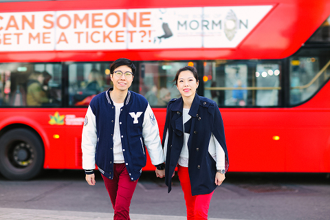 engagement couples pre wedding love story London spring photo shoot westminster big ben st james park piccadilly trafalgar square (39)