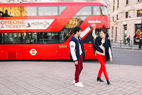 engagement couples pre wedding love story London spring photo shoot westminster big ben st james park piccadilly trafalgar square (44)