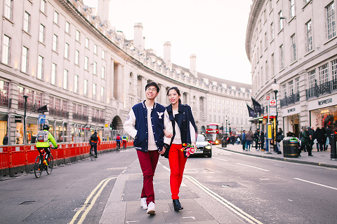 engagement couples pre wedding love story London spring photo shoot westminster big ben st james park piccadilly trafalgar square (59)