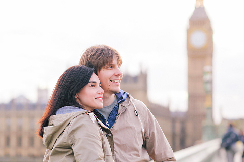 couples engagement outdoor London westminster big ben photo shoot (21)