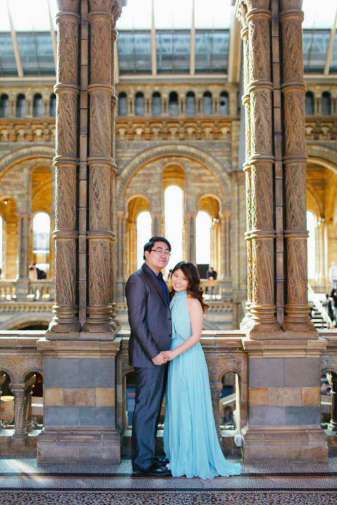 south kensington london spring magnolia natural history museum notting hill engagement pre wedding couples photo shoot