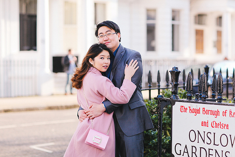 south kensington london spring magnolia natural history museum notting hill engagement pre wedding couples photo shoot (14)