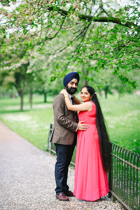 pregnancy spring couples photo shoot London st james park westminster big ben (11)