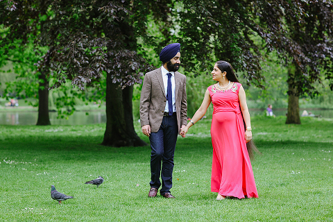 pregnancy spring couples photo shoot London st james park westminster big ben (5)