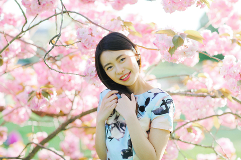 cherry blossom sakura spring london outdoor fashion portrait photoshoot regents park (24)