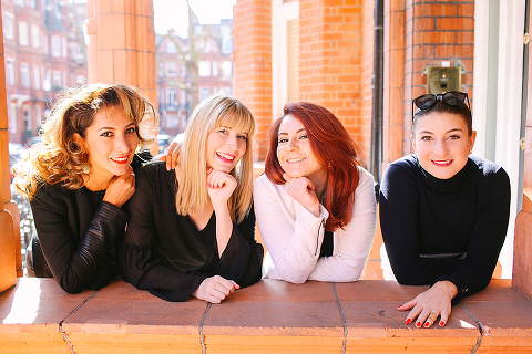 friends girls party outdoor London photo shoot chelsea kings road portrait spring (2)