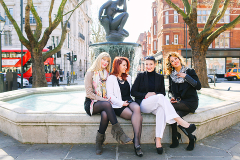 friends girls party outdoor London photo shoot chelsea kings road portrait spring (3)