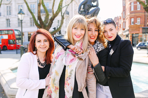 friends girls party outdoor London photo shoot chelsea kings road portrait spring (4)