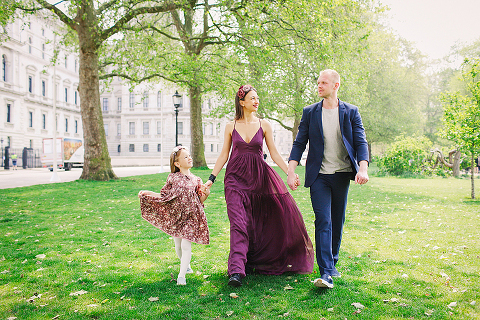 family portrait fashion photoshoot london westminster big ben summer dress (21)