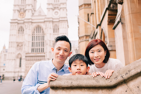 family photographer london outdoor photo shoot Westminster Big Ben summer (14)