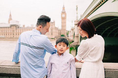 family photographer london outdoor photo shoot Westminster Big Ben summer (6)