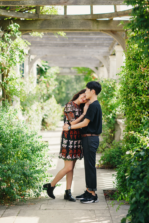 Hampstead Pergola and Hill Gardens hampstead heath park London engagement love couples shoot summer boho pre wedding (20)