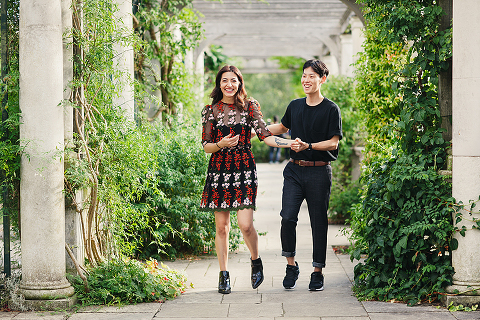 Hampstead Pergola and Hill Gardens hampstead heath park London engagement love couples shoot summer boho pre wedding (21)