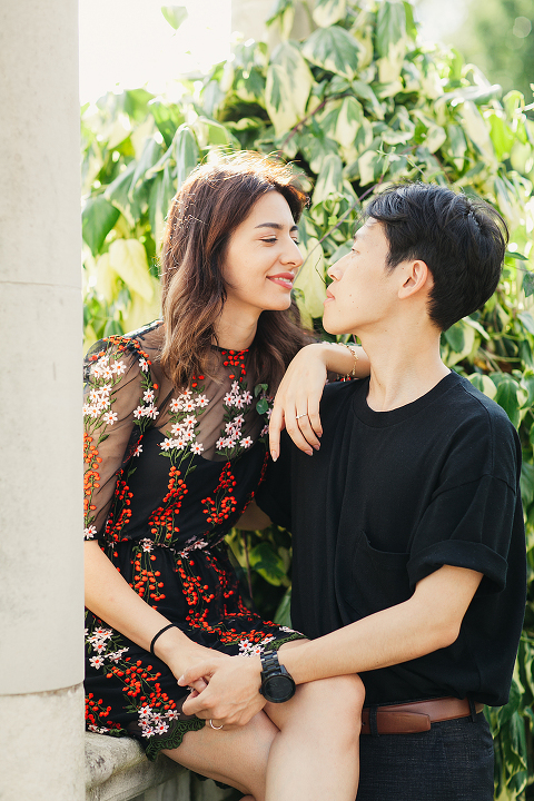 Hampstead Pergola and Hill Gardens hampstead heath park London engagement love couples shoot summer boho pre wedding (24)