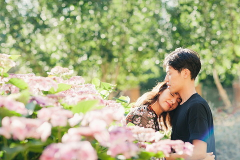 Hampstead Pergola and Hill Gardens hampstead heath park London engagement love couples shoot summer boho pre wedding (34)