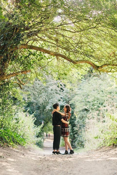 Hampstead Pergola and Hill Gardens hampstead heath park London engagement love couples shoot summer boho pre wedding (37)