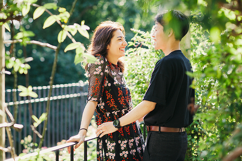 Hampstead Pergola and Hill Gardens hampstead heath park London engagement love couples shoot summer boho pre wedding (6)
