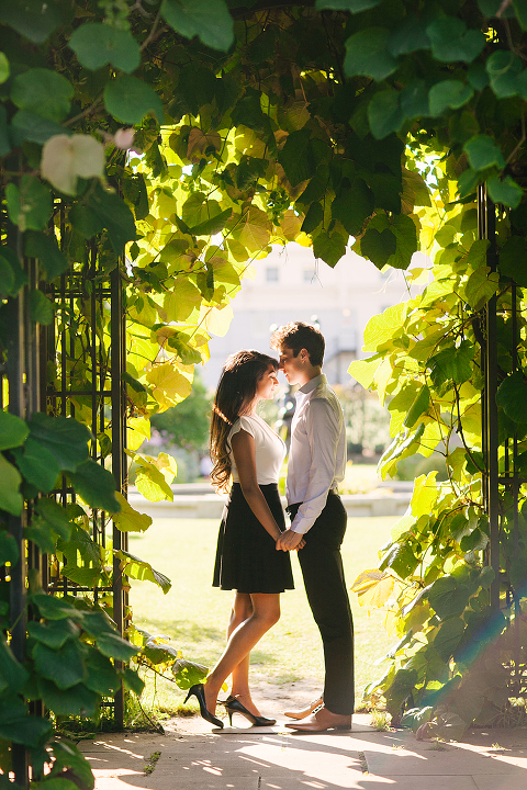 couples-engagement-pre-wedding-photo-shoot-london-regents-park-summer-sunset-23