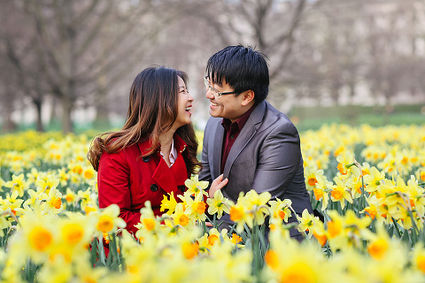 engagement couples photographer pre wedding london love big ben westminster tower bridge spring couple photo shoot piccadilly evening (39)
