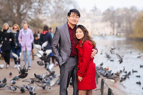 engagement couples photographer pre wedding london love big ben westminster tower bridge spring couple photo shoot piccadilly evening (41)
