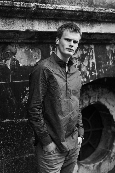 portrait fashion mens street style photo shoot East London Liverpool street station (5)