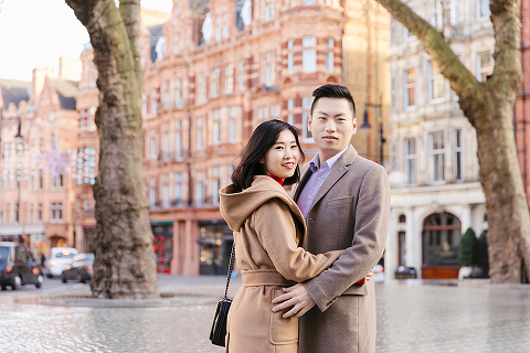 love couples pre wedding engagement photo shoot photographer London Mayfair Piccadilly Trafalgar square Westminster Big Ben London eye winter christmas (1)