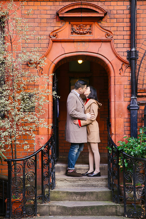 love couples pre wedding engagement photo shoot photographer London Mayfair Piccadilly Trafalgar square Westminster Big Ben London eye winter christmas (3)