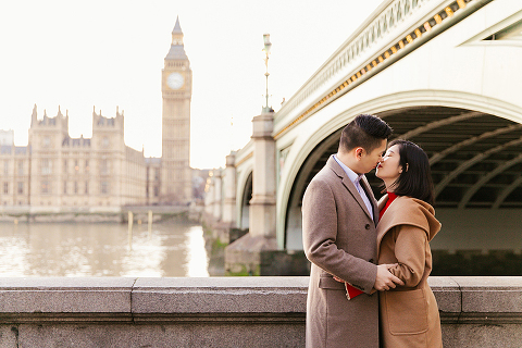 love couples pre wedding engagement photo shoot photographer London Mayfair Piccadilly Trafalgar square Westminster Big Ben London eye winter christmas (34)