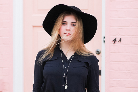 portrait spring photo shoot london cherry blossom pink kensington notting hill street style fashion (15)