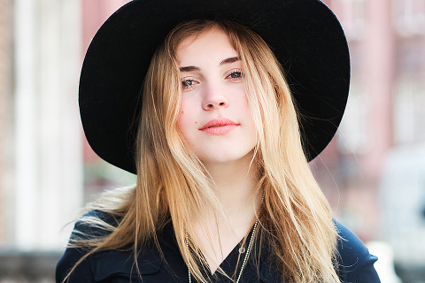 portrait spring photo shoot london cherry blossom pink kensington notting hill street style fashion (23)