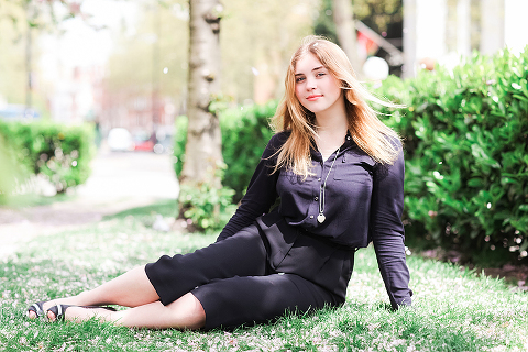 portrait spring photo shoot london cherry blossom pink kensington notting hill street style fashion (9)