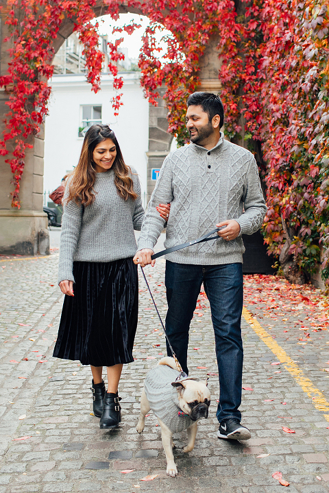 family couple pet dog pug autumn London Hyde park Kensington gardens photo shoot fall (1)