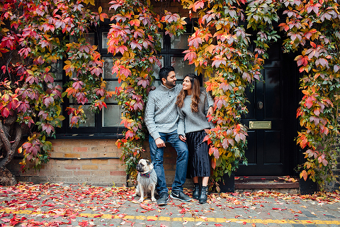 family couple pet dog pug autumn London Hyde park Kensington gardens photo shoot fall (9)