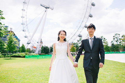 pre wedding photo shoot in London engagement couple summer westminster big ben