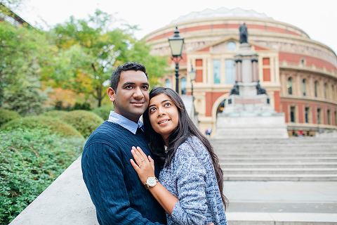 south kensington london couples engagement pre wedding proposal autumn photo shoot big ben westminster bridge tower evening (11)