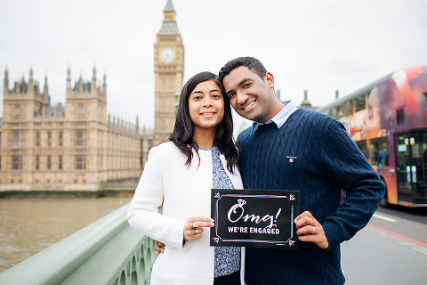 south kensington london couples engagement pre wedding proposal autumn photo shoot big ben westminster bridge tower evening (32)