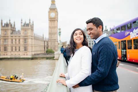 south kensington london couples engagement pre wedding proposal autumn photo shoot big ben westminster bridge tower evening (33)