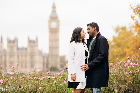south kensington london couples engagement pre wedding proposal autumn photo shoot big ben westminster bridge tower evening (35)