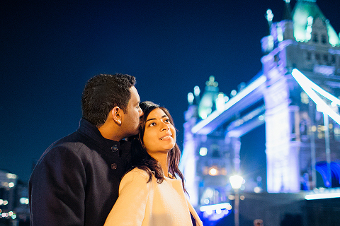 south kensington london couples engagement pre wedding proposal autumn photo shoot big ben westminster bridge tower evening (44)