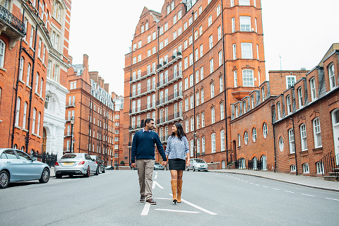 south kensington london couples engagement pre wedding proposal autumn photo shoot big ben westminster bridge tower evening (5)