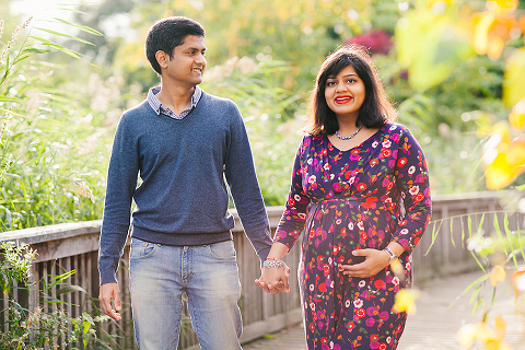 pregnancy maternity autumn couples photoshoot london regent's park queen mary's gardens (12)