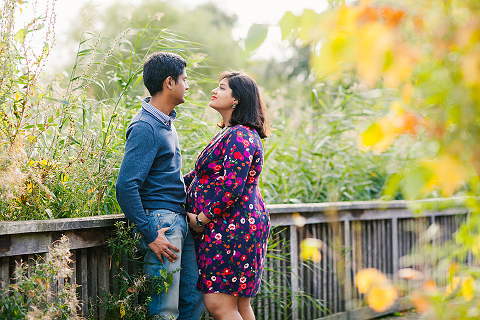 pregnancy maternity autumn couples photoshoot london regent's park queen mary's gardens (14)