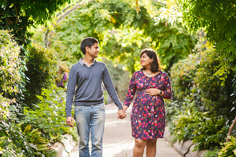 pregnancy maternity autumn couples photoshoot london regent's park queen mary's gardens (20)