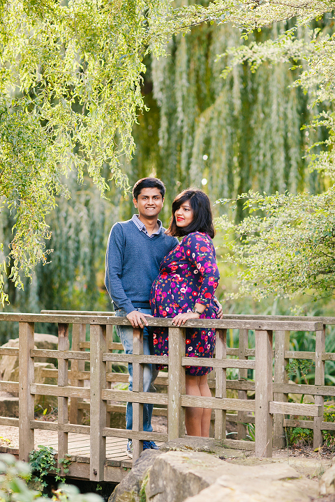 pregnancy maternity autumn couples photoshoot london regent's park queen mary's gardens (5)