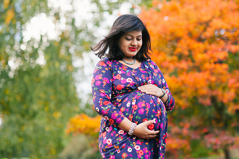 pregnancy maternity autumn couples photoshoot london regent's park queen mary's gardens (8)