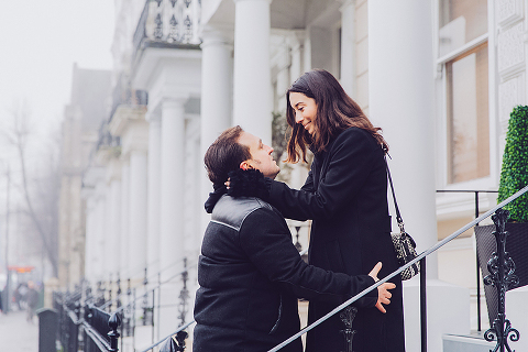 winter christmas couples engagement photo shoot London notting hill fog (17)