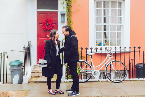 winter christmas couples engagement photo shoot London notting hill fog (9)