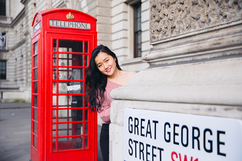 graduation london photo shoot portrait outdoor Big Ben Westminster street style (33)