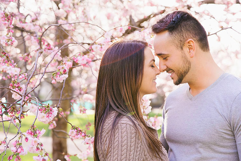 couples photo shoot in London Westminster Big Ben spring engagement photographer (31)