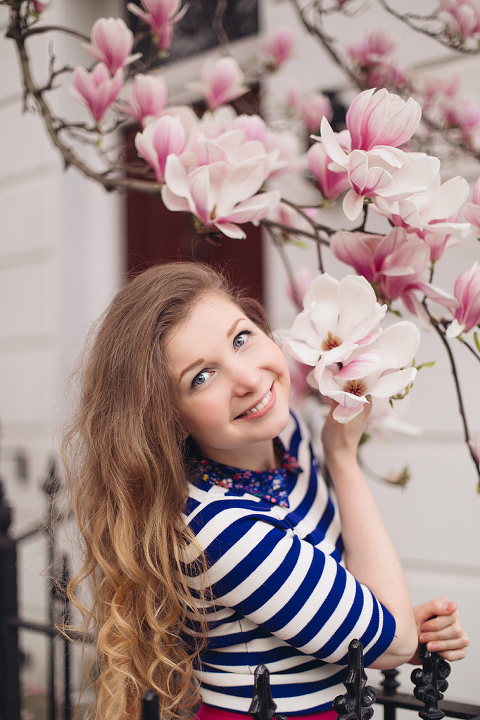 London portrait lifestyle fashion spring pink magnolia blooming photo shoot cute tulips long hair pretty girl (15)